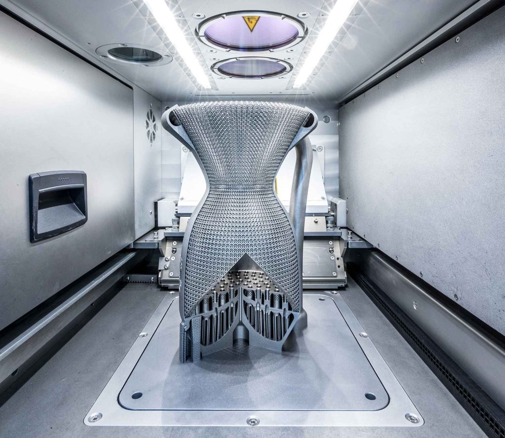 Metal additive manufacturing build chamber